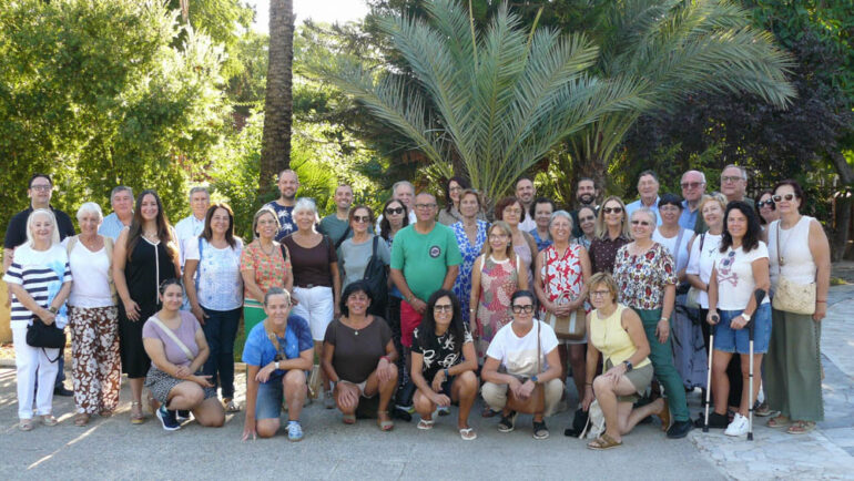 Miembros de Elche Singular en la reunión que ratificó la junta fundacional de Descubre Elche
