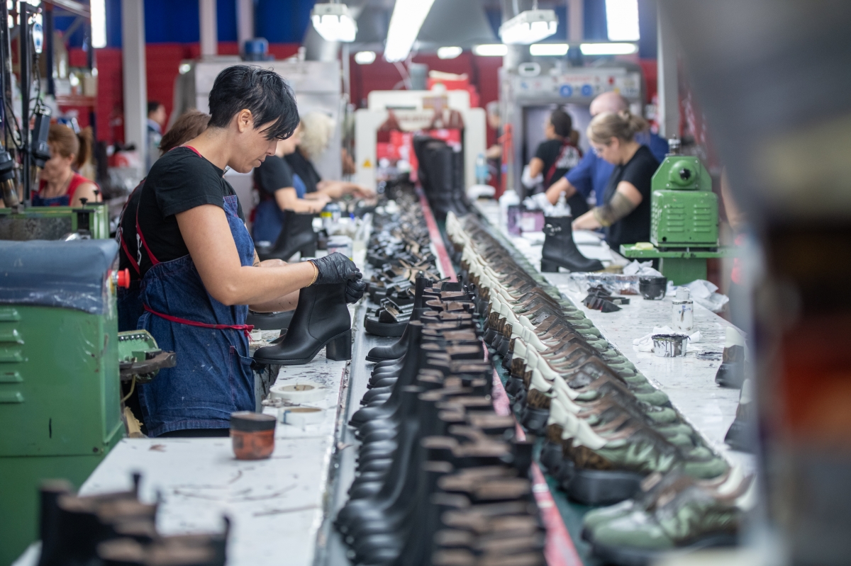 El sector del calzado estudia crear planes de pensiones de empleo para sus trabajadores