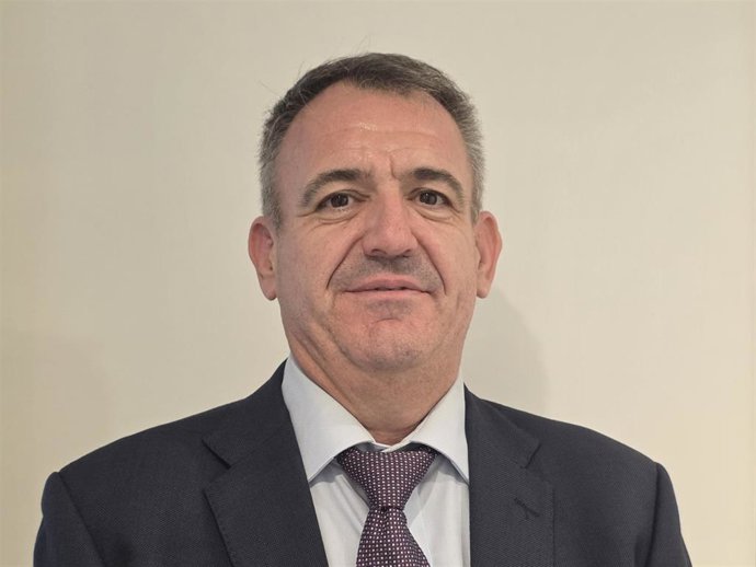 Francisco Hernández sustituirá a Laura Navarro al frente del aeropuerto Alicante-Elche