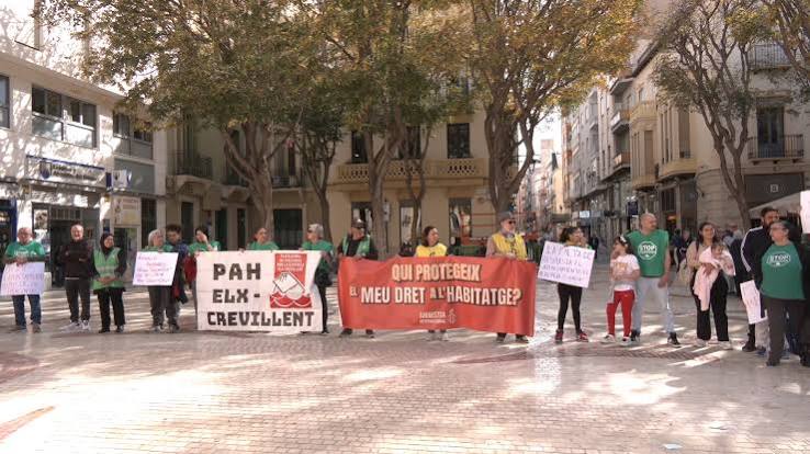 Ruz dice que se reunirá con la PAH «cuando lo solicite», mientras la plataforma sostiene que ya lo ha pedido