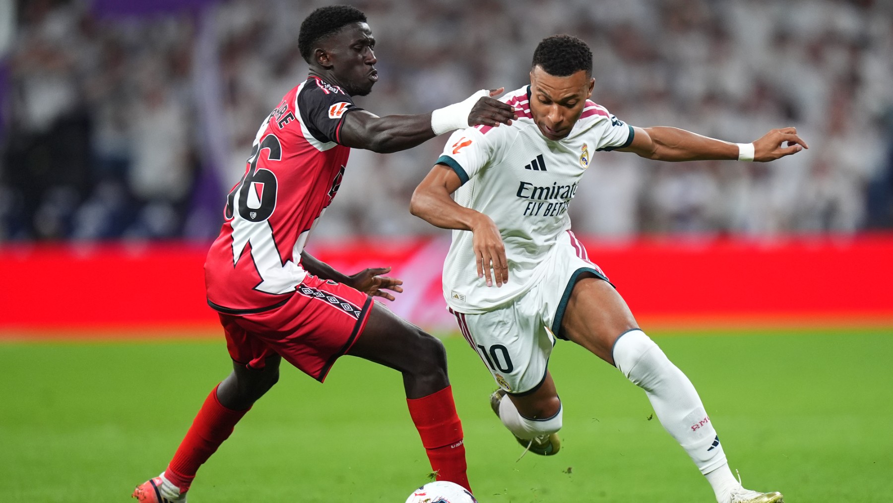 El Real Madrid llega lanzado al Martínez Valero: 4-1 al Rayo y doblete de Mbappé