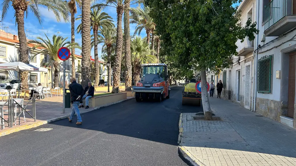 Elche saca otros 325.000 euros para reparar aceras en distritos urbanos y rurales