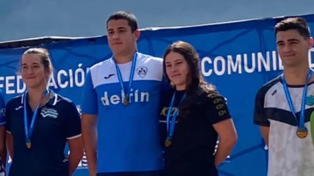 Sara Martínez, campeona autonómica júnior de larga distancia en aguas abiertas