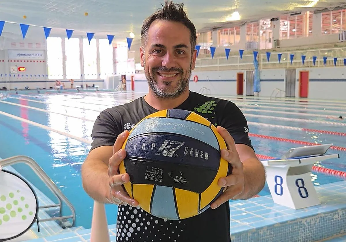 El waterpolo de Elche entra en una temporada histórica con sus dos absolutos en Primera Nacional