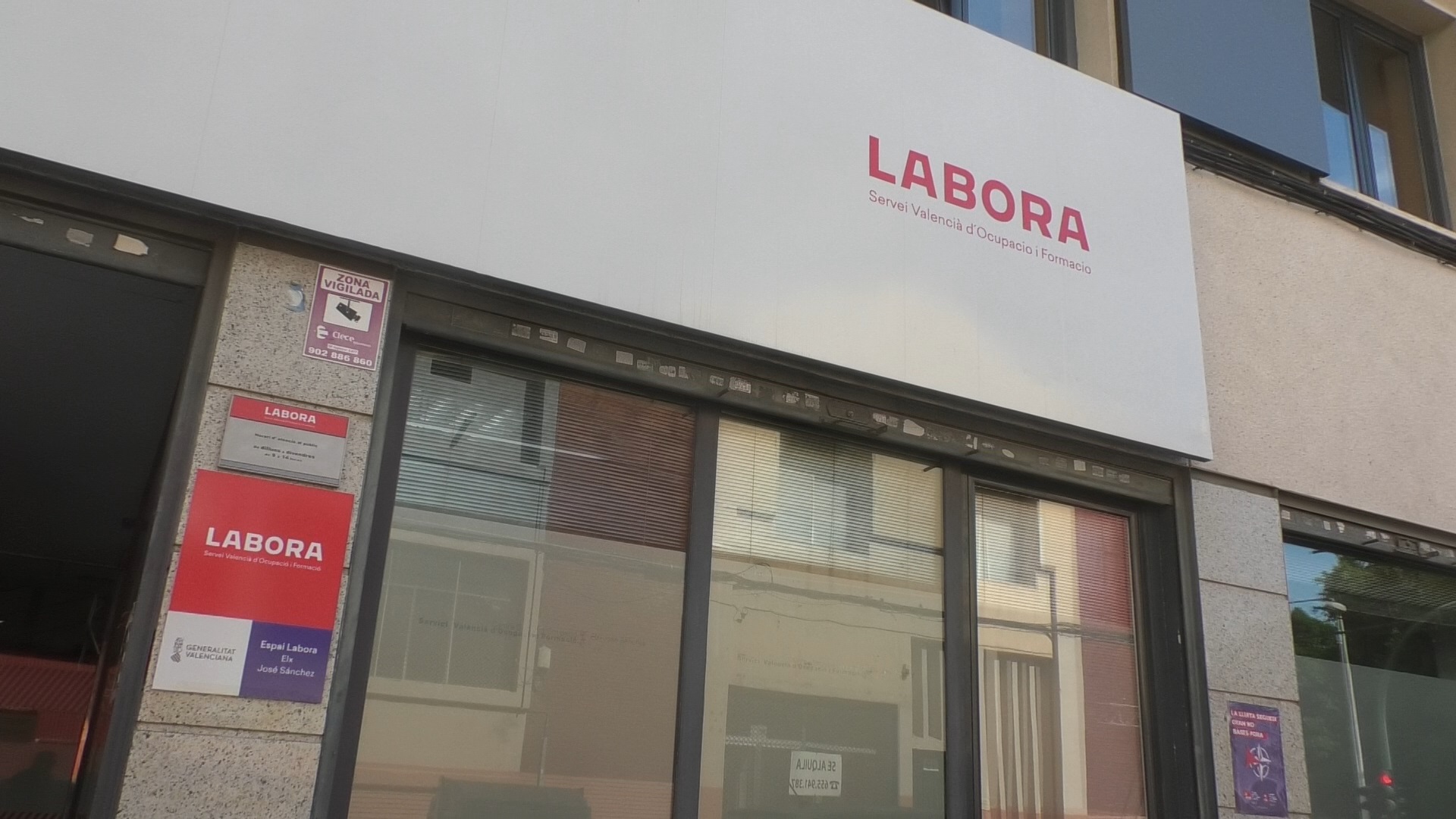 El paro apenas varía en Elche, pero septiembre deja 241 nuevos demandantes sin empleo anterior y el 60% son menores de 25 años