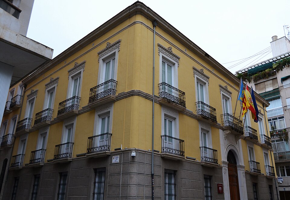 El Síndic investiga las quejas del PSOE por medio centenar de peticiones de información sin respuesta en Elche