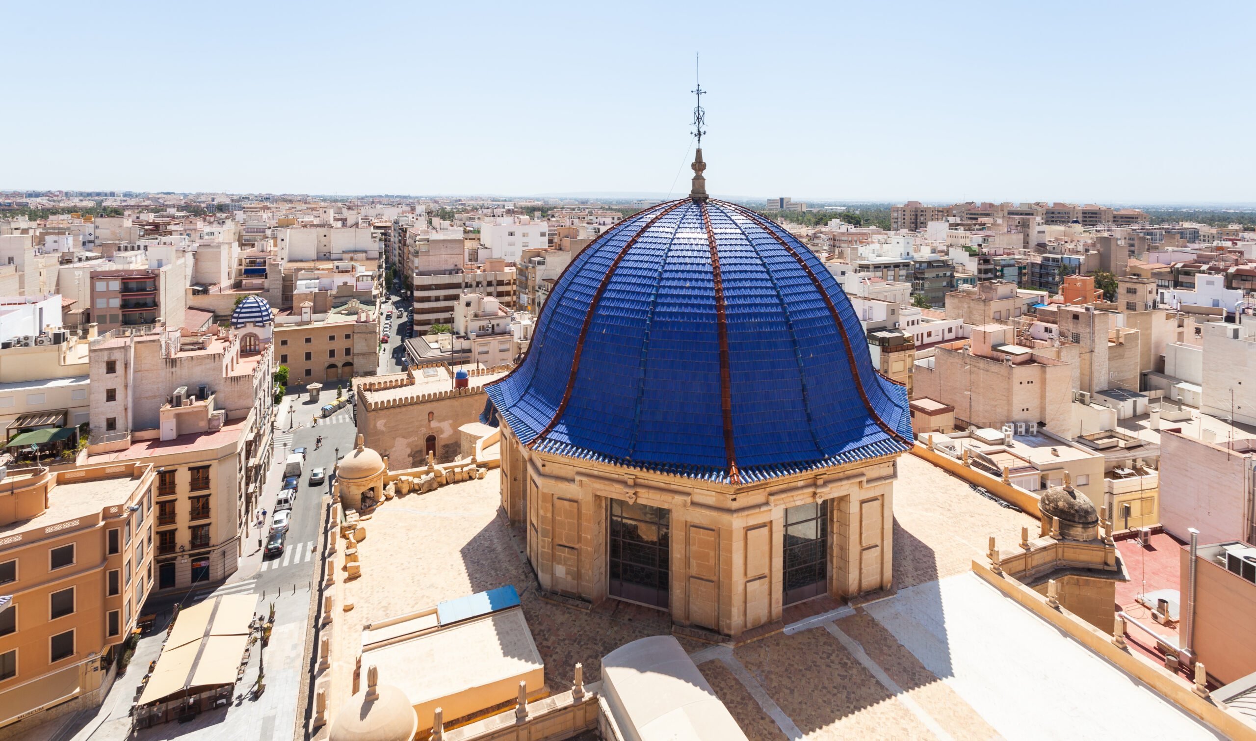 Una yincana del Misteri convierte a escolares de Elche en guardianes del patrimonio