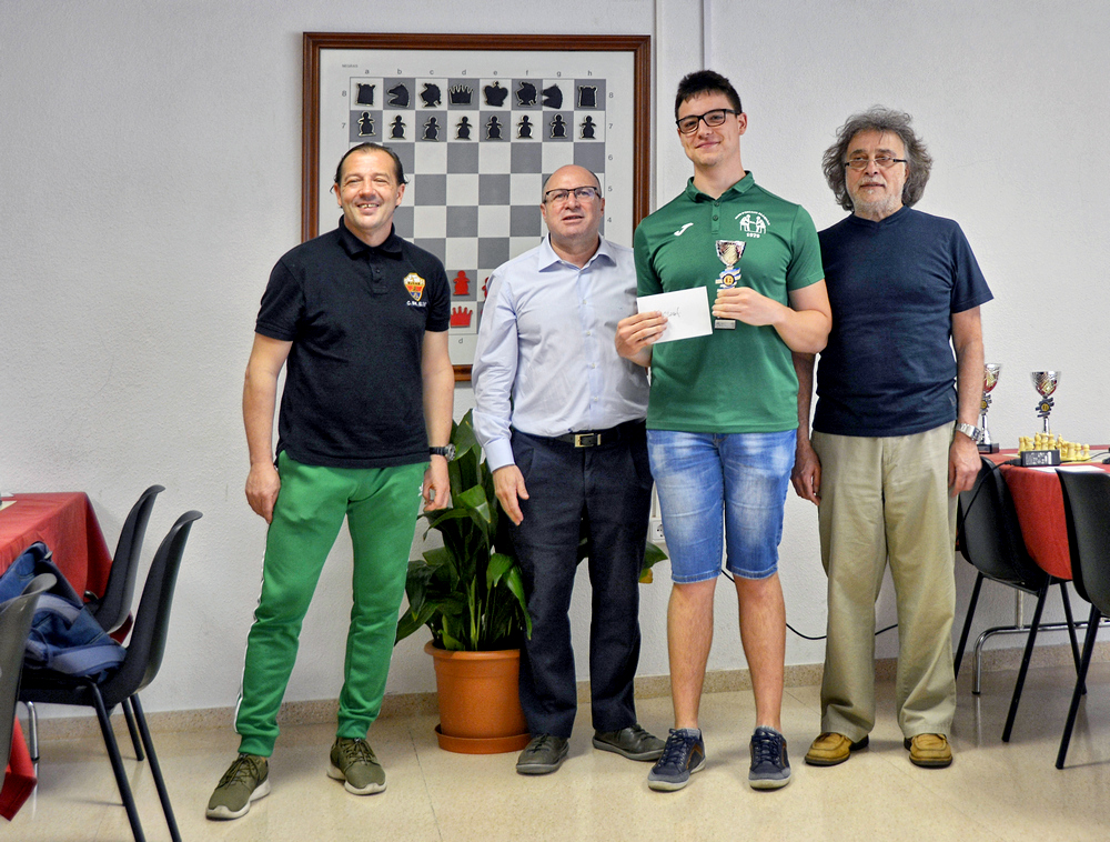 El Ateneo-Elx moviliza al ajedrez ilicitano para llevar a Óliver al Mundial Sub-7