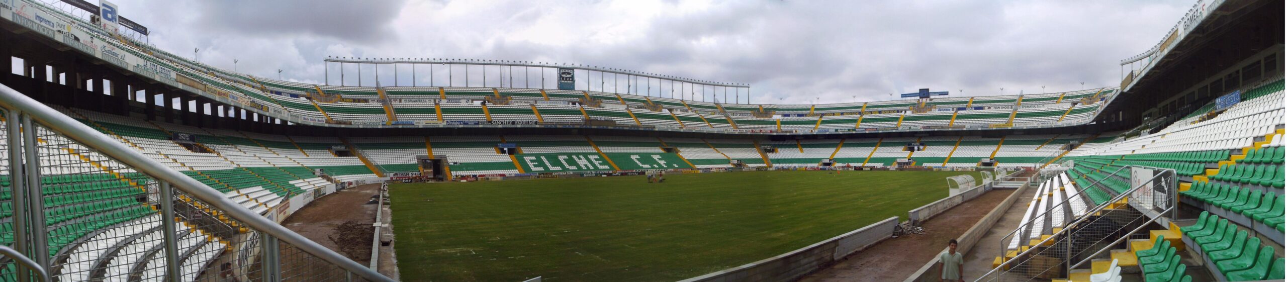 Nueve acusados irán a juicio por una presunta trama de entradas que habría causado 1,2 millones de perjuicio al Elche CF