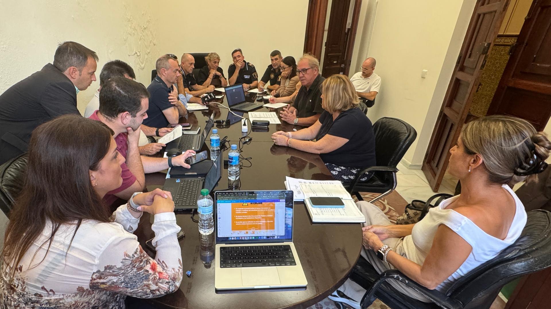 Santa Pola suspende las clases este viernes y cierra parques e instalaciones por la alerta naranja