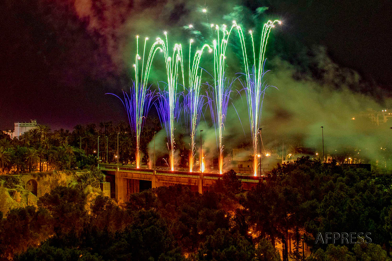 Elche celebrará el 9 d’Octubre con un castillo desde el Puente del Ferrocarril y actos previos en la ciudad