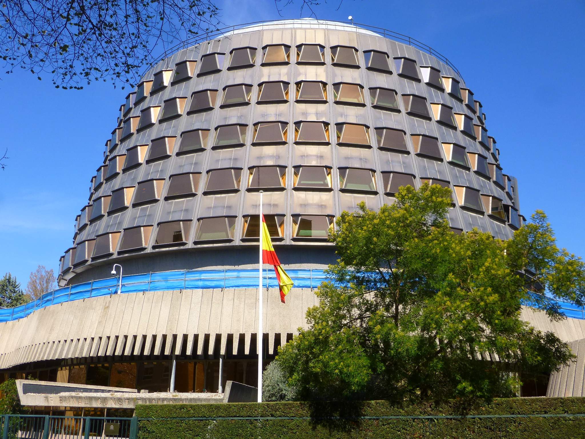 El Constitucional admite el recurso de Compromís contra la reforma de Les Corts con la que PP y Vox eliminaron cuatro comisiones