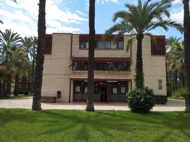 Las familias del CEIP El Palmeral denuncian robos, falta de aparcamiento y dificultades para climatizar las aulas