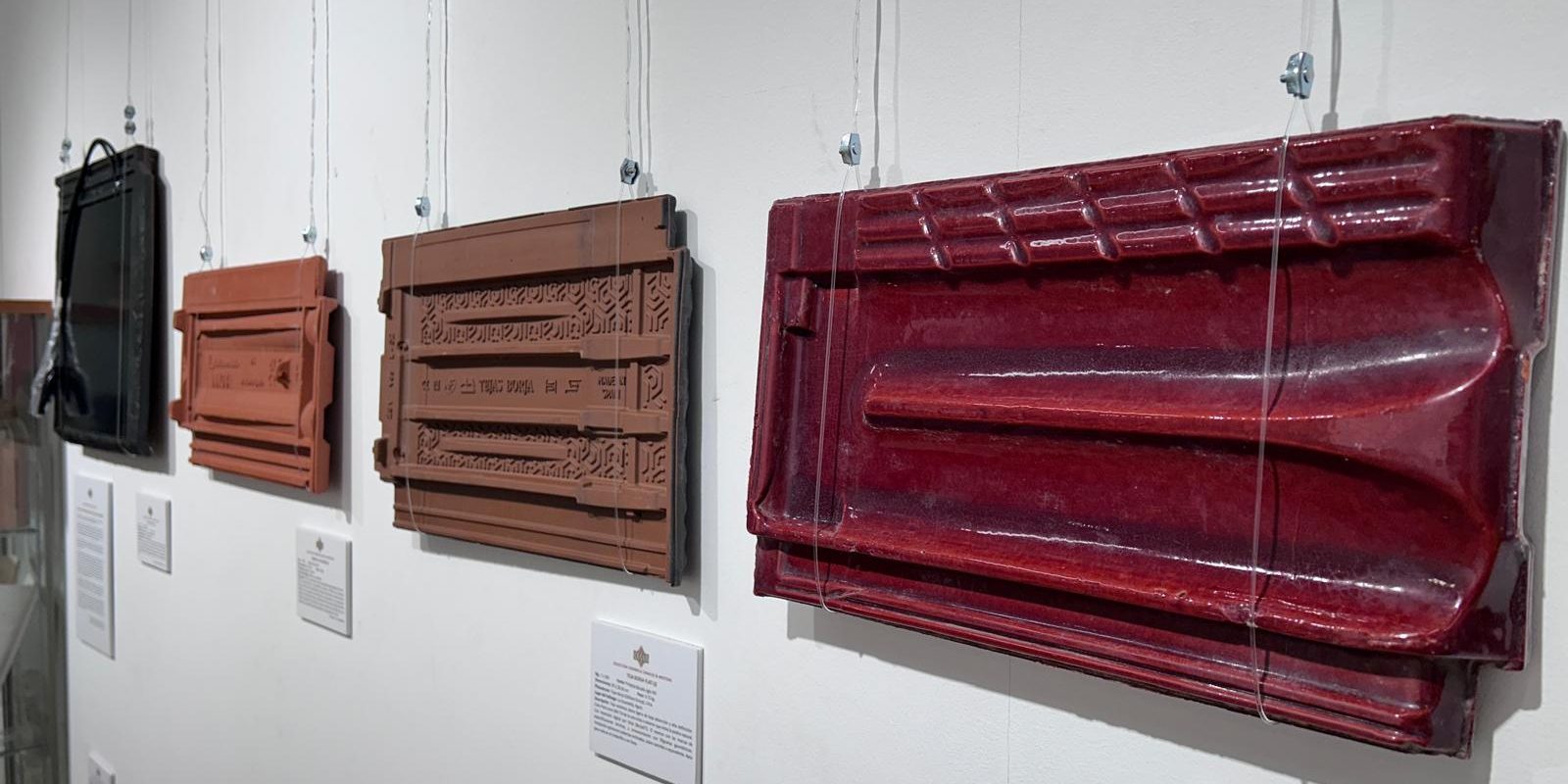 Aspe recupera la memoria de sus tejeras con una exposición de cerámica histórica abierta hasta enero
