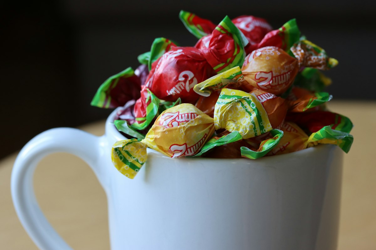 Elche licita 42.542 euros para comprar ocho toneladas de caramelos para las Navidades